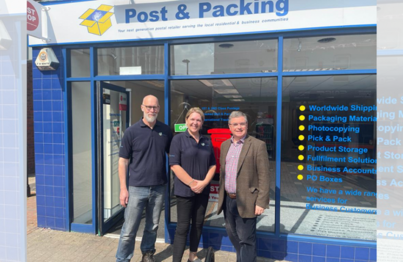 Sir Robert Buckland MP on a visit to local business Post and Packaging in Swindon