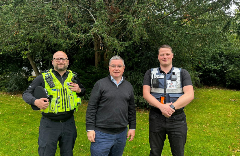 Sir Robert Buckland with the Swindon Community Policing Team