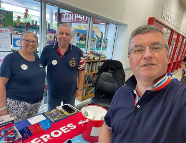 Sir Robert Buckland taking part in a Help for Heroes Collection at the Tesco Extra Store in Swindon