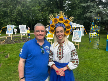 Sir Robert Buckland at Ukraine Fest 2023 in the Town Gardens Swindon