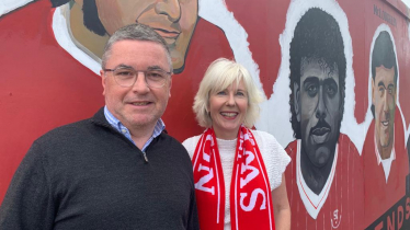 Sir Robert Buckland MP with Artist Hannah Dosanjh at the STFC Legends Mural Launch